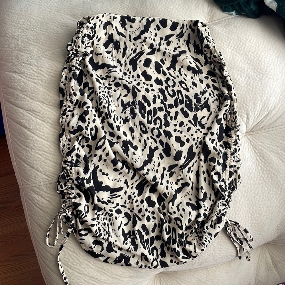 Leopard Scrunch Side Skirt